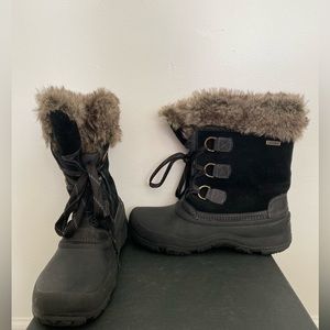 Khombu Black Snow Boots Fur Lined